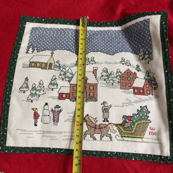 Vintage Cross Stitched‎ Christmas Tree Skirt 44” Wide - Picture 9 of 9